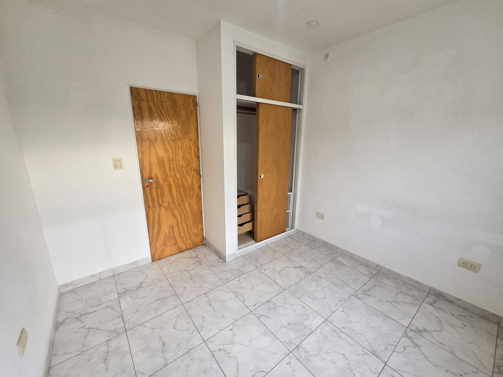 VENTA DE DUPLEX 3 AMBIENTES - SIN EXPENSAS - APTO A CRÉDITO - LUIS GUILLÓN