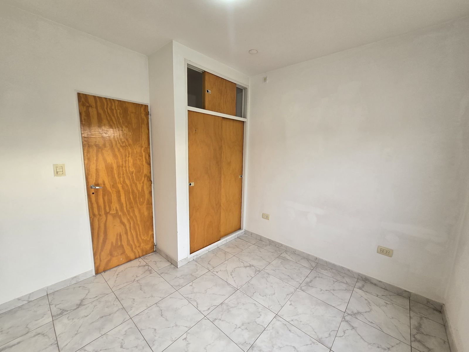 VENTA DE DUPLEX 3 AMBIENTES - SIN EXPENSAS - APTO A CRÉDITO - LUIS GUILLÓN