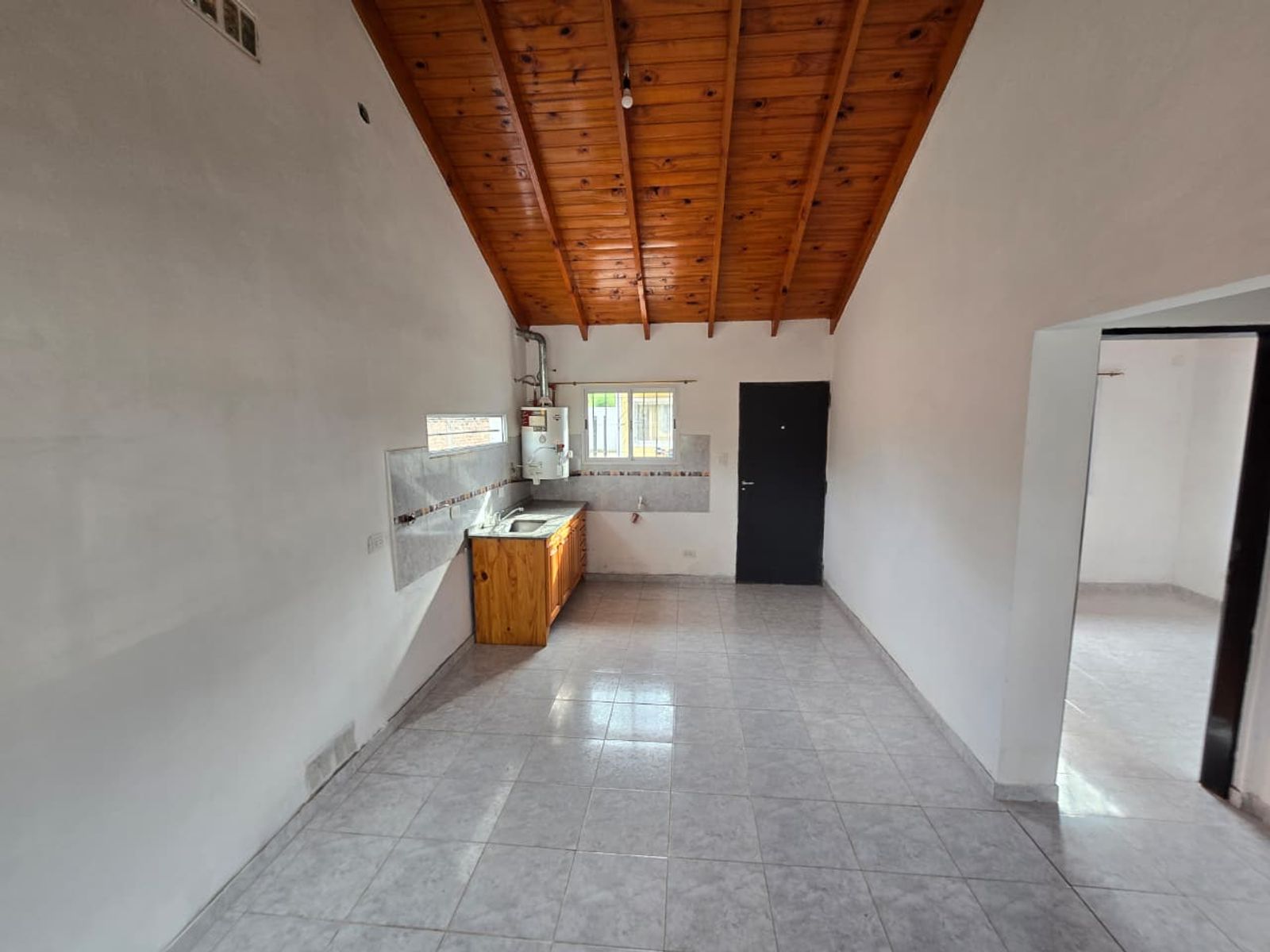 ALQUILER DE DEPARTAMENTOS TIPO PH 3 AMBIENTES - CON COCHERA DESCUBIERTA - SOLO PERSONAL DE LA FUERZA