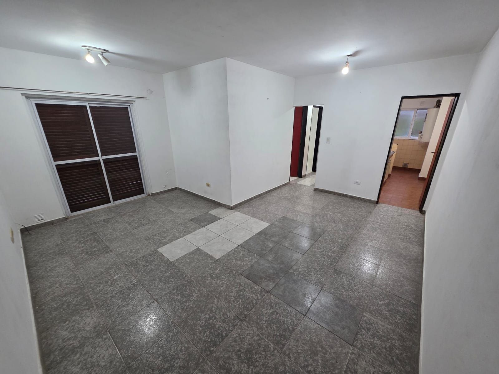 ALQUILER DE DEPARTAMENTO 3 AMBIENTES EN BARRIO COCA COLA - A METROS DE AVENIDA - MONTE GRANDE