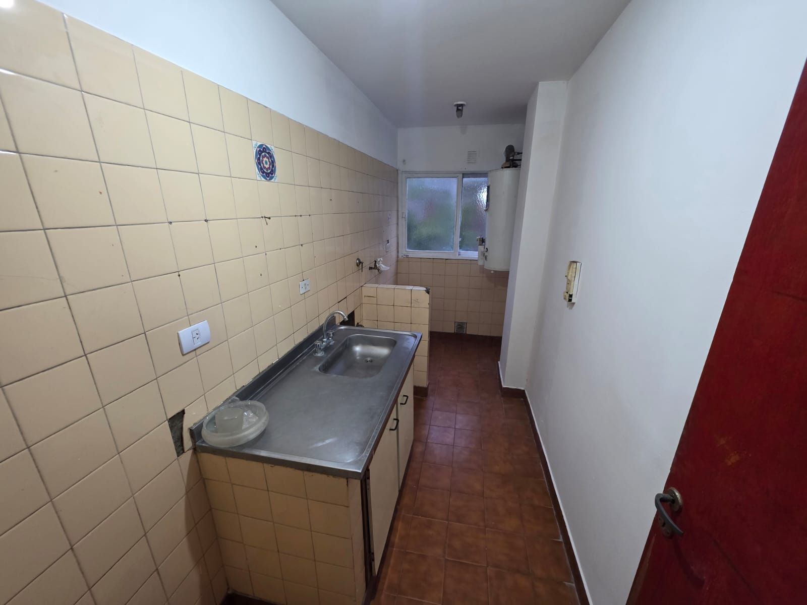 ALQUILER DE DEPARTAMENTO 3 AMBIENTES EN BARRIO COCA COLA - A METROS DE AVENIDA - MONTE GRANDE