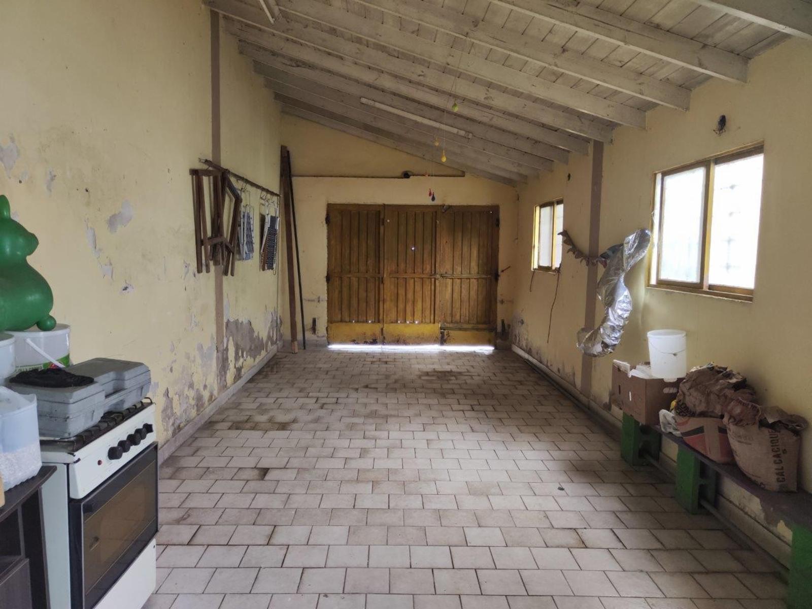 VENTA DE EXCELENTE PROPIEDAD IDEAL PARA INVERSIONISTAS - MONTE GRANDE - CON COCHERA