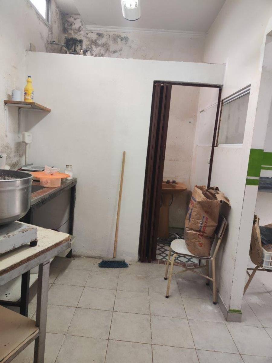VENTA DE EXCELENTE PROPIEDAD IDEAL PARA INVERSIONISTAS - MONTE GRANDE - CON COCHERA