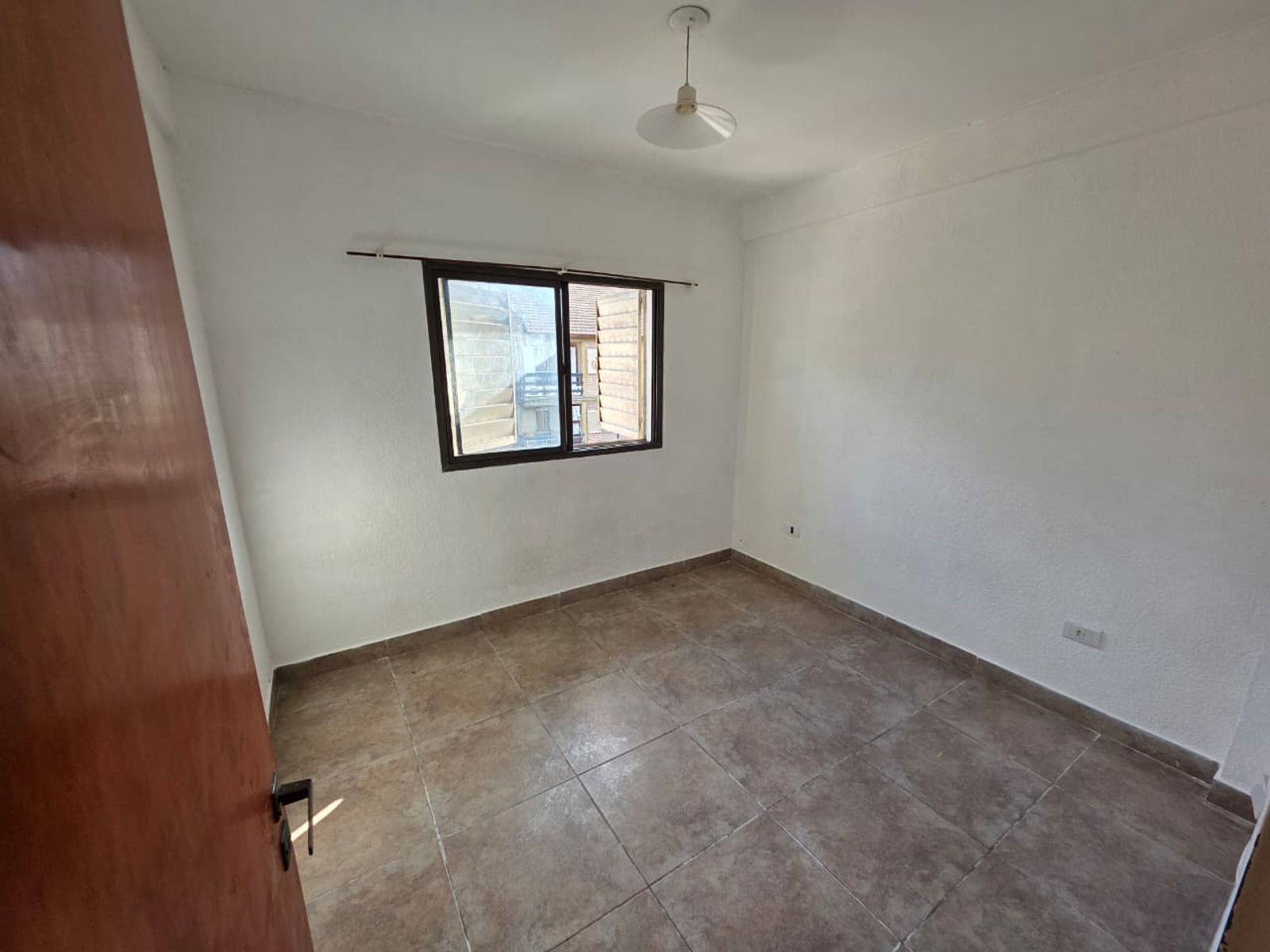 ALQUILER DE DEPARTAMENTO 3 AMBIENTES - BARRIO COCA COLA - MONTE GRANDE -