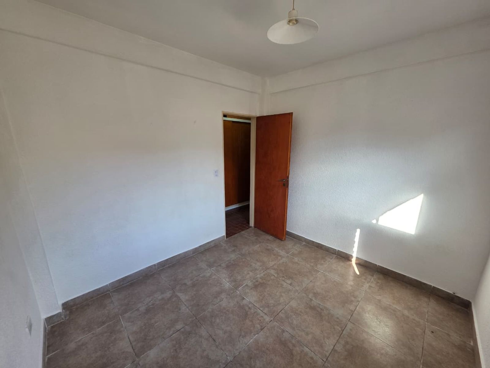 ALQUILER DE DEPARTAMENTO 3 AMBIENTES - BARRIO COCA COLA - MONTE GRANDE -