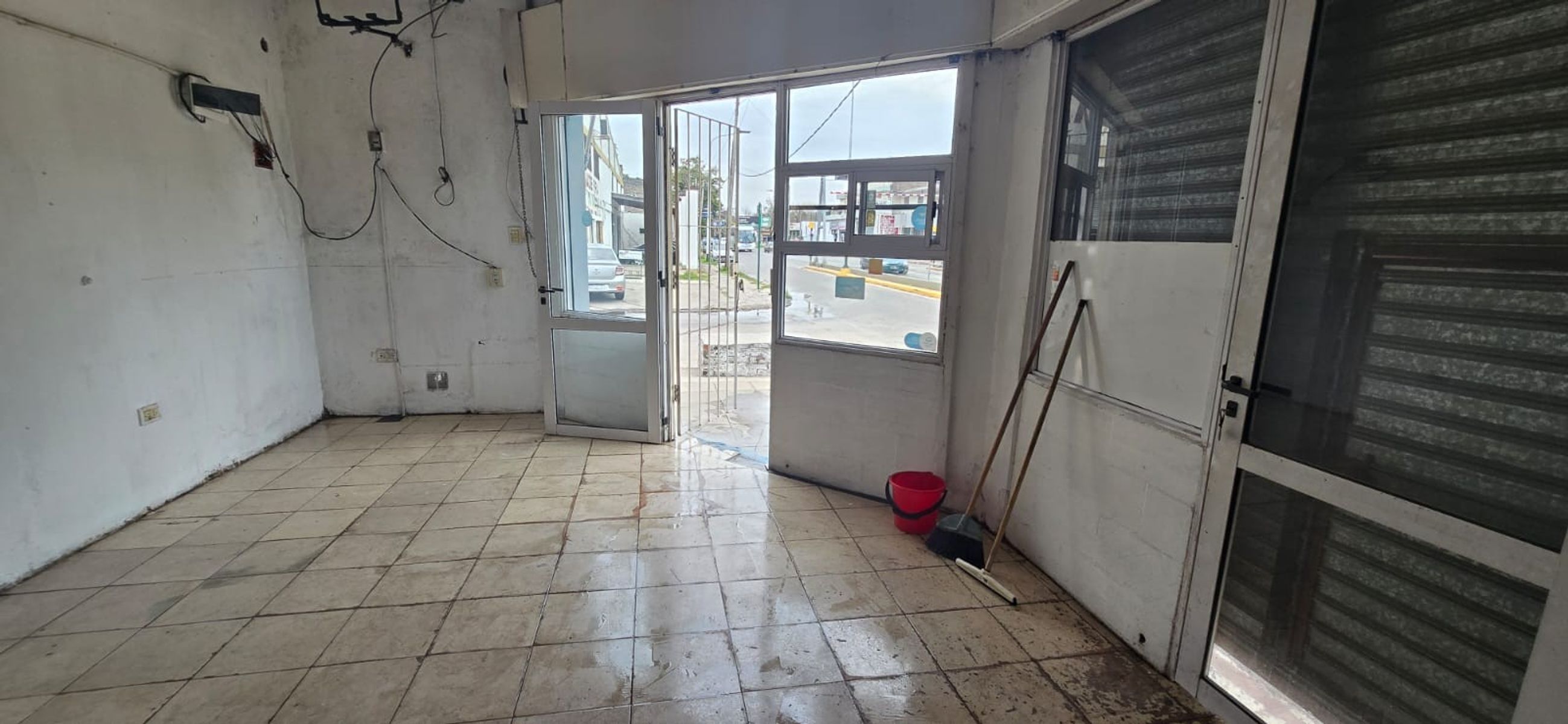 ALQUILER DE LOCAL EN ESQUINA ANTONIO CERVETTI Y NORBERTO LOPEZ -LIMITEENTRE EL JAGÜEL Y MONTE GRANDE -