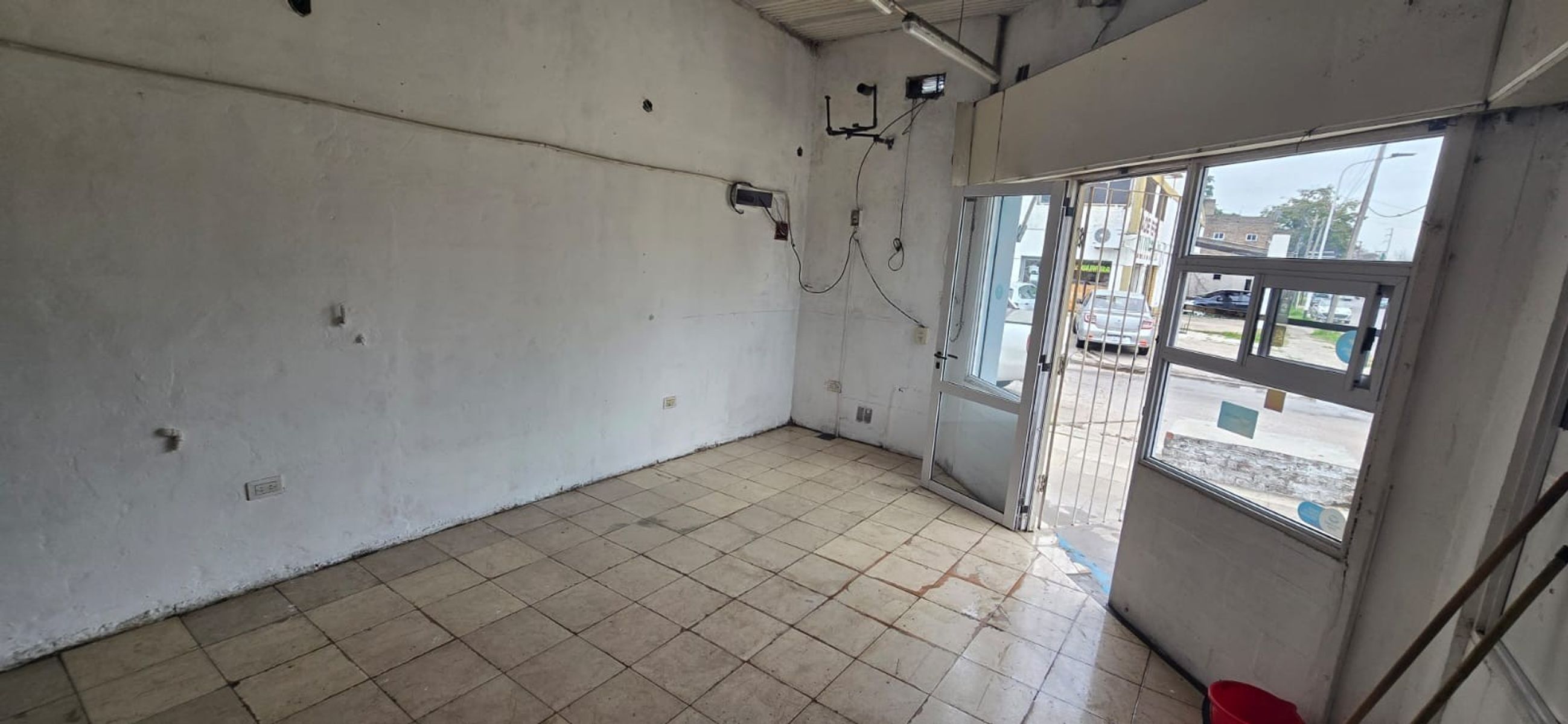 ALQUILER DE LOCAL EN ESQUINA ANTONIO CERVETTI Y NORBERTO LOPEZ -LIMITEENTRE EL JAGÜEL Y MONTE GRANDE -