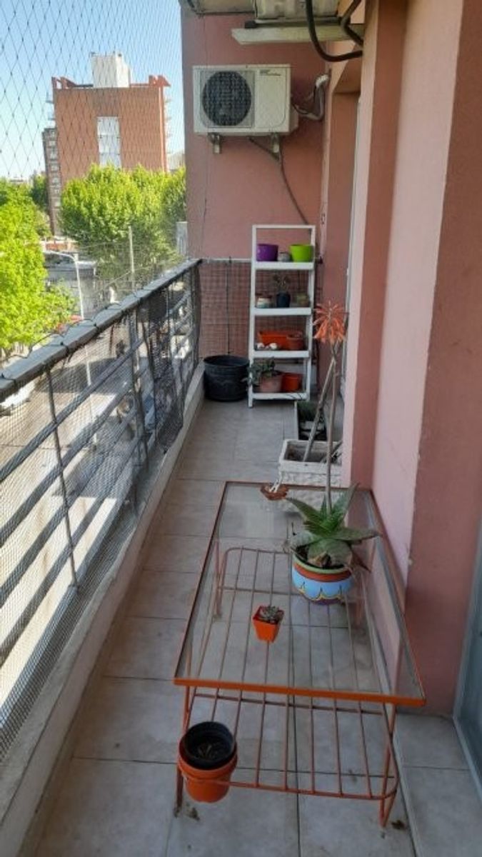 VENTA DE DEPARTAMENTO 2 AMBIENTES - APTO A CRÉDITO - MONTE GRANDE CENTRO