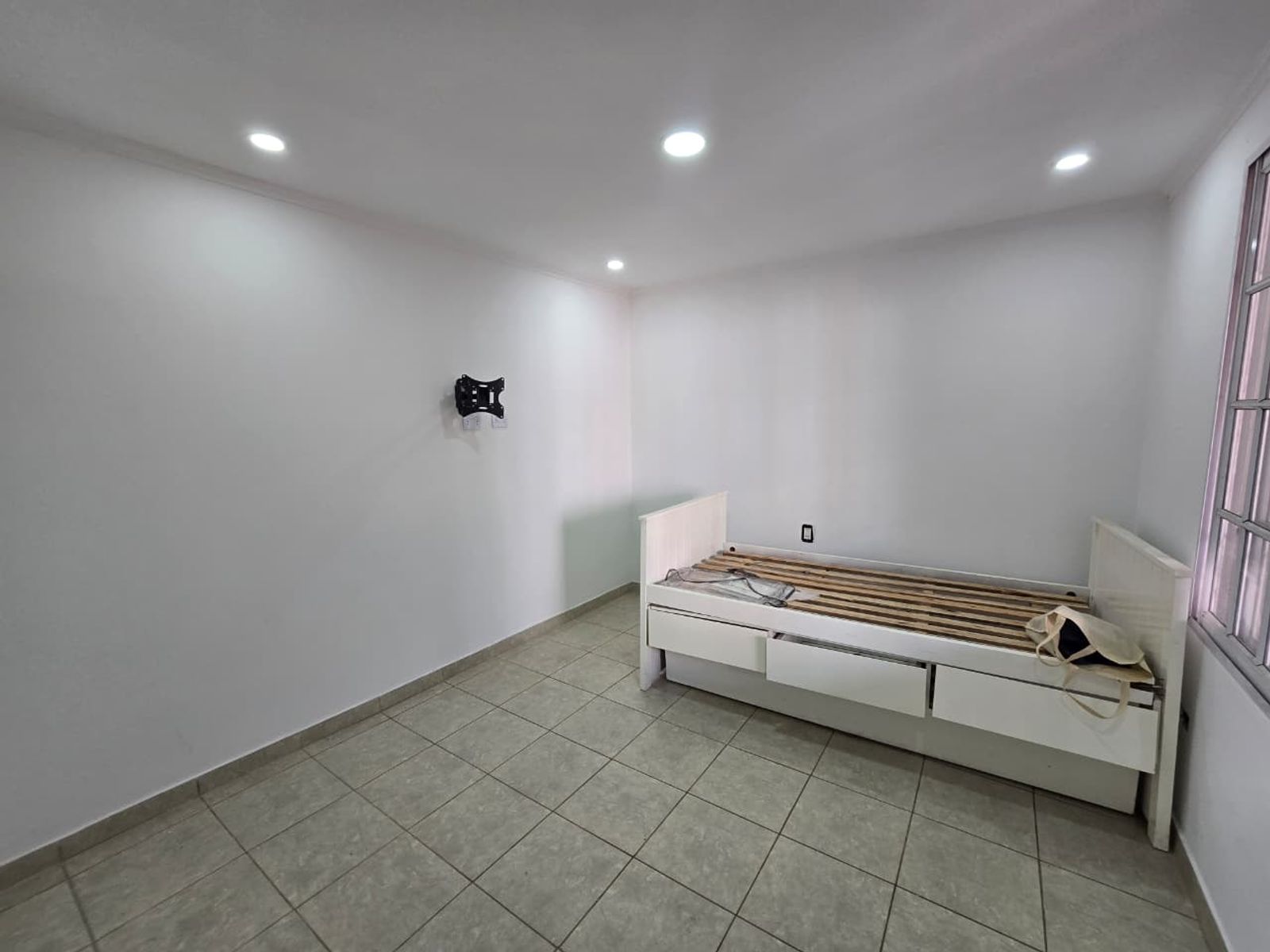 ALQUILER DE CASA 4 AMBIENTES CON PILETA DE NATACION - MONTE GRANDE