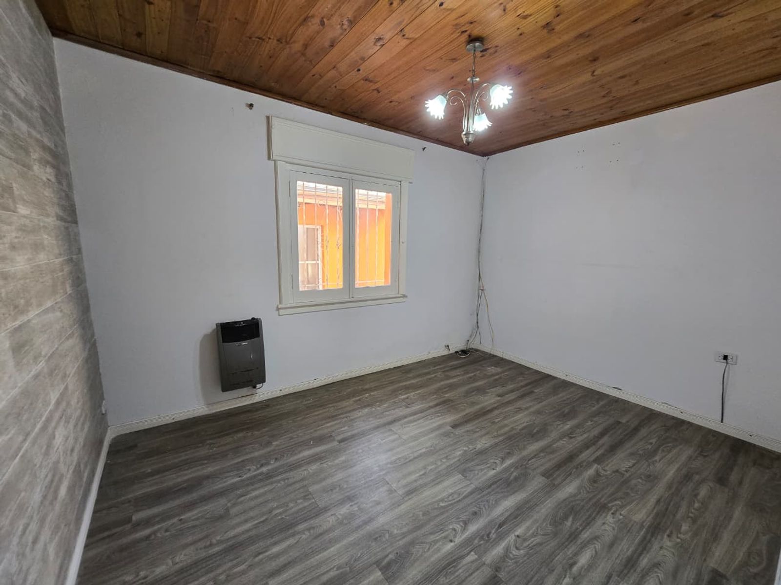 ALQUILER DE CASA 4 AMBIENTES CON PILETA DE NATACION - MONTE GRANDE