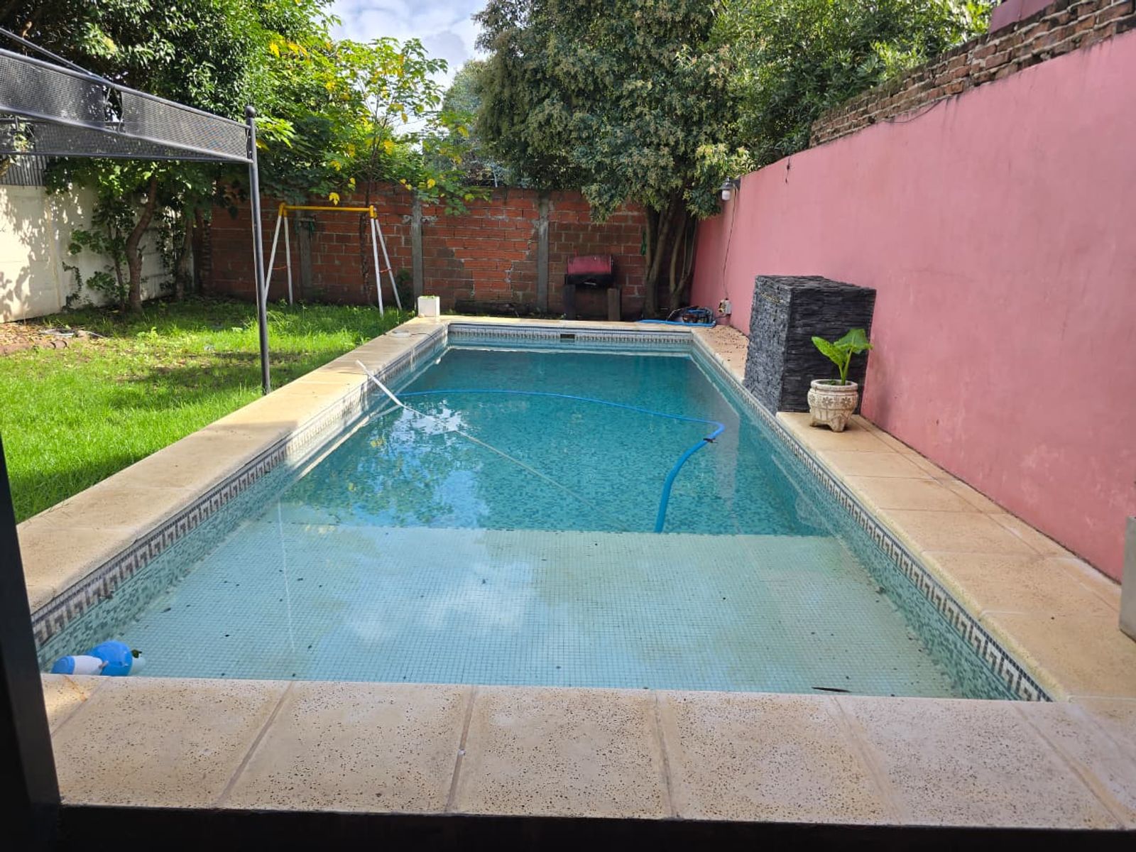 ALQUILER DE CASA 4 AMBIENTES CON PILETA DE NATACION - MONTE GRANDE