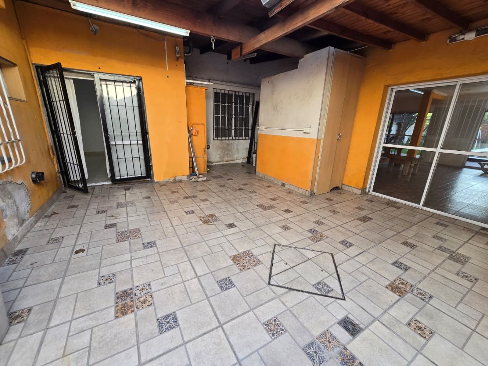 ALQUILER DE CASA 4 AMBIENTES CON PILETA DE NATACION - MONTE GRANDE