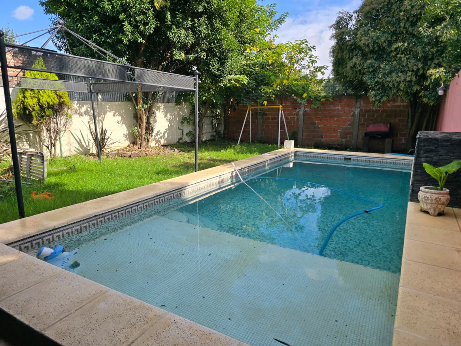 ALQUILER DE CASA 4 AMBIENTES CON PILETA DE NATACION - MONTE GRANDE