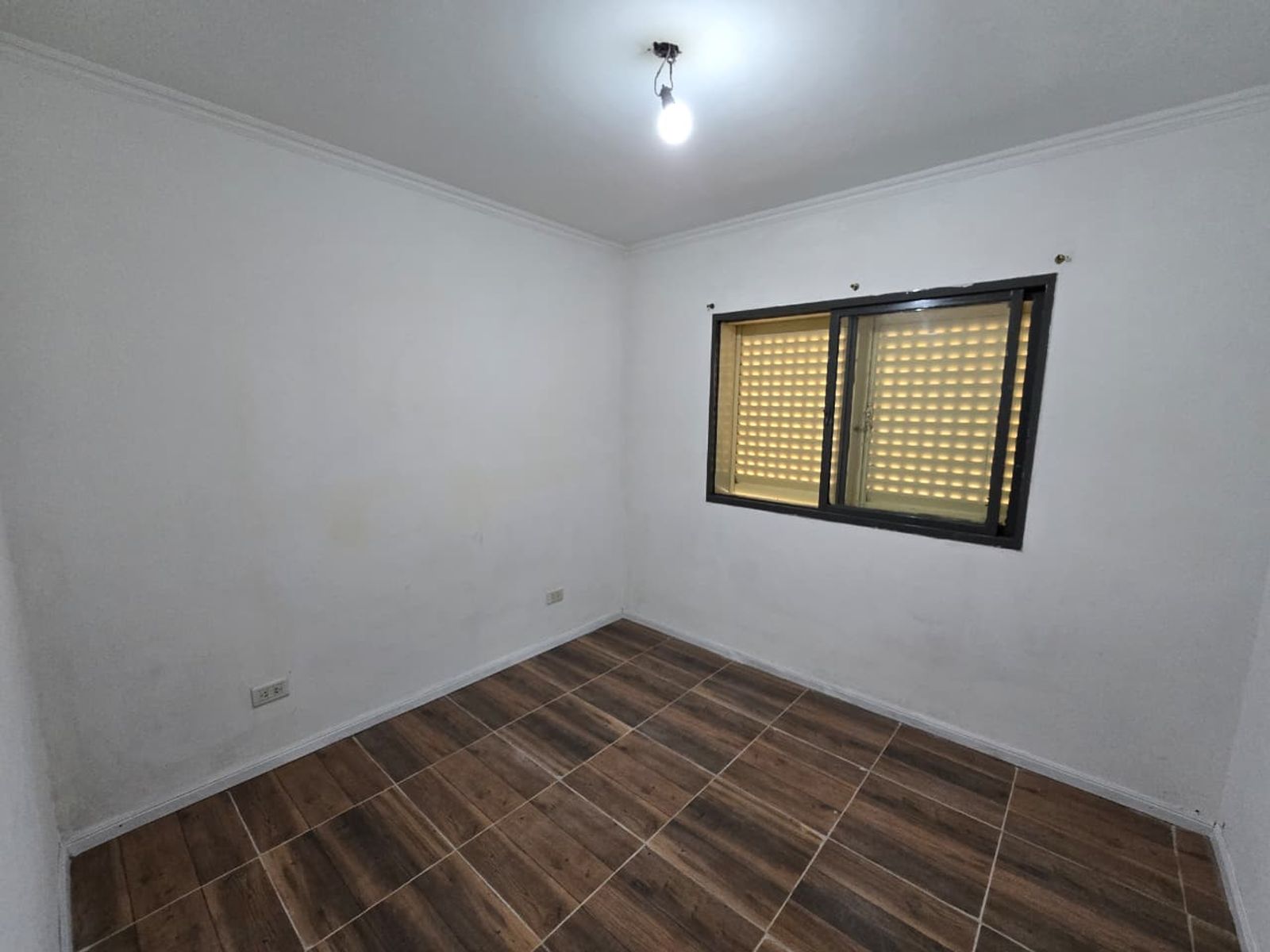 ALQUILER DE EXCELENTE DEPARTAMENTO 3 AMBIENTES SOBRE AVENIDA - BARRIO COCA COLA - MONTE GRANDE