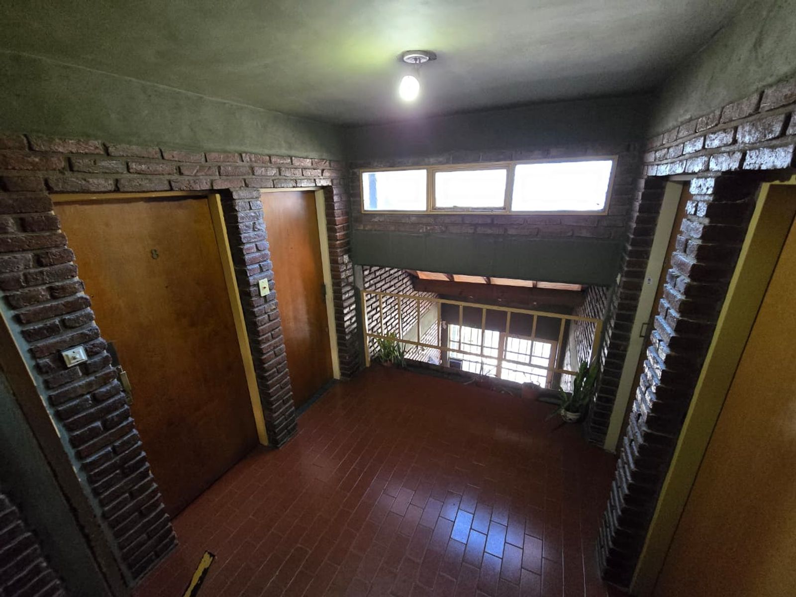 ALQUILER DE EXCELENTE DEPARTAMENTO 3 AMBIENTES SOBRE AVENIDA - BARRIO COCA COLA - MONTE GRANDE
