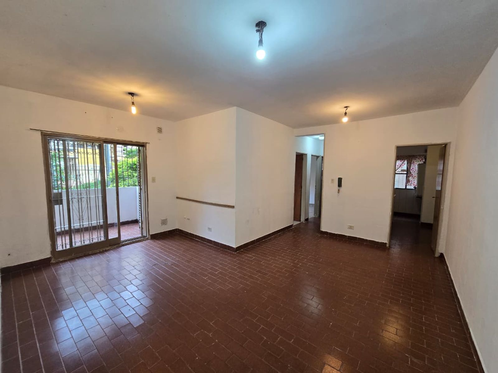 ALQUILER DE DEPARTAMENTO 3 AMBIENTES EN PLANTA BAJA - BARRIO COCA COLA