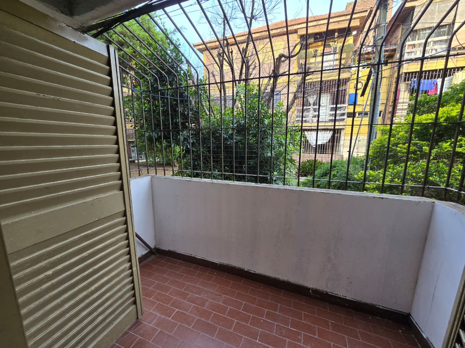 ALQUILER DE DEPARTAMENTO 3 AMBIENTES EN PLANTA BAJA - BARRIO COCA COLA