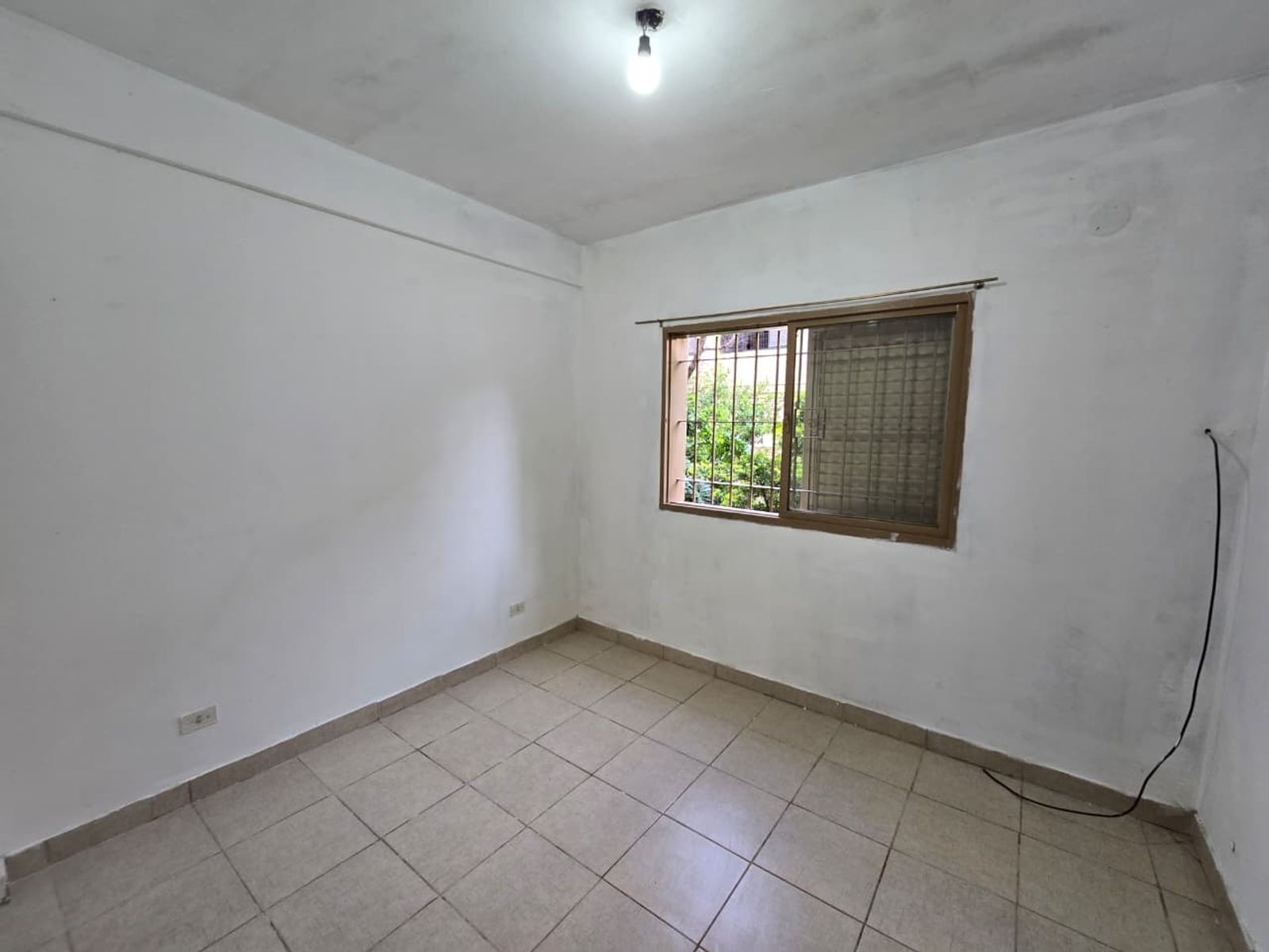 ALQUILER DE DEPARTAMENTO 3 AMBIENTES EN PLANTA BAJA - BARRIO COCA COLA