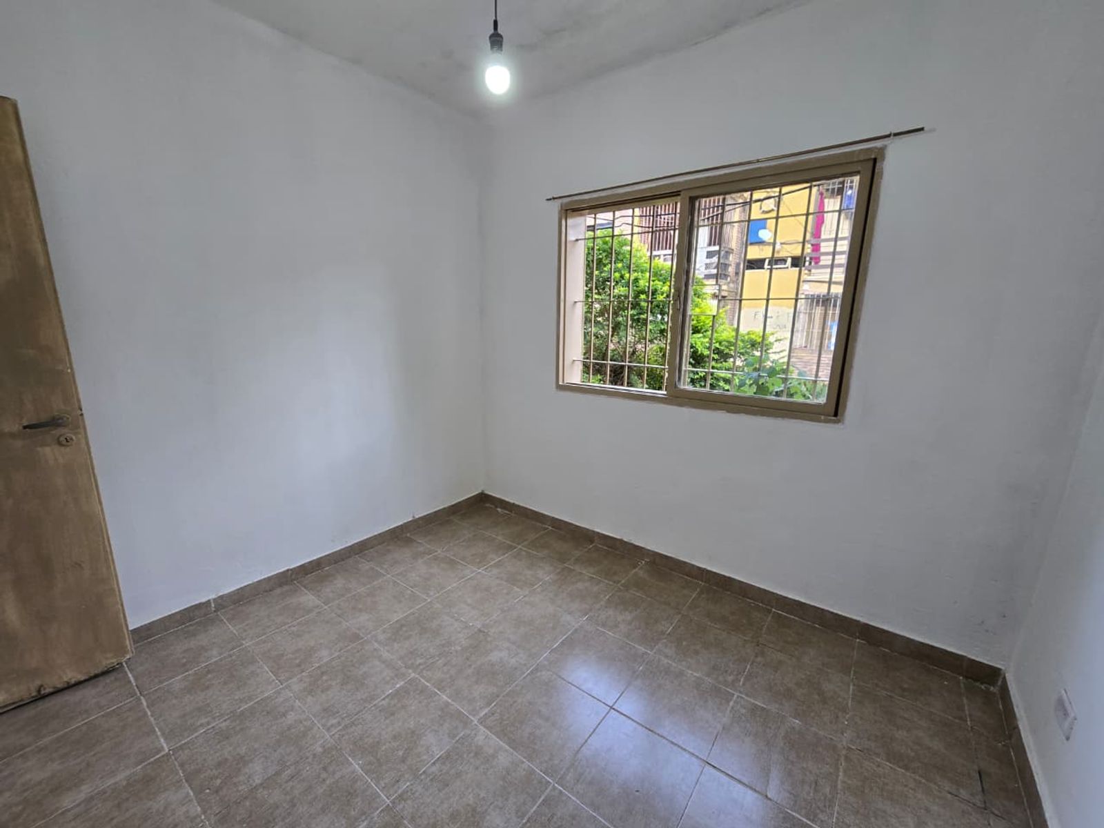 ALQUILER DE DEPARTAMENTO 3 AMBIENTES EN PLANTA BAJA - BARRIO COCA COLA