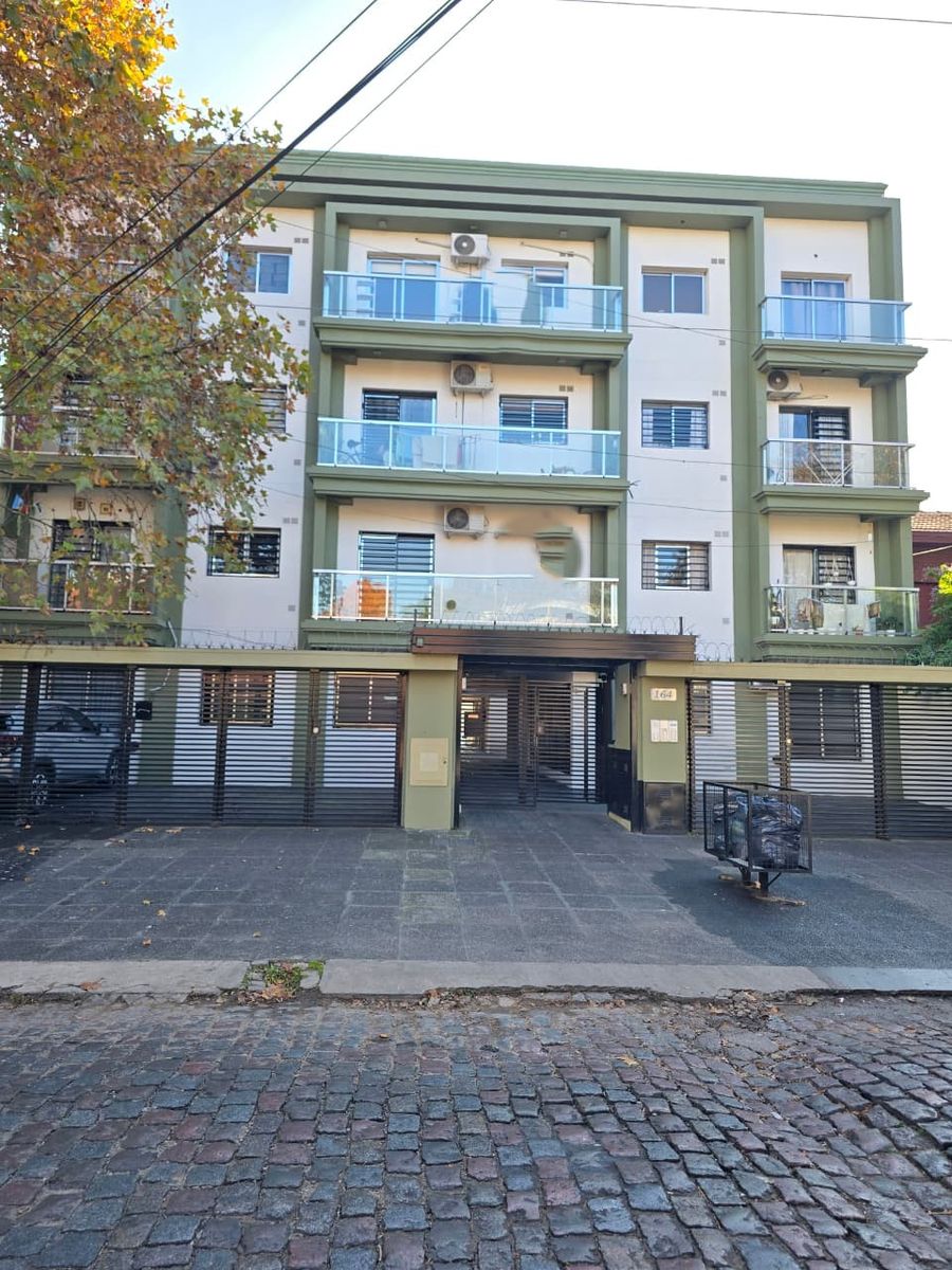 VENTA DE DEPARTAMENTO 2 AMBIENTES CON COCHERA - LOMAS DE ZAMORA - CENTRO - APTO A CRÉDITO HIPOTECARIO