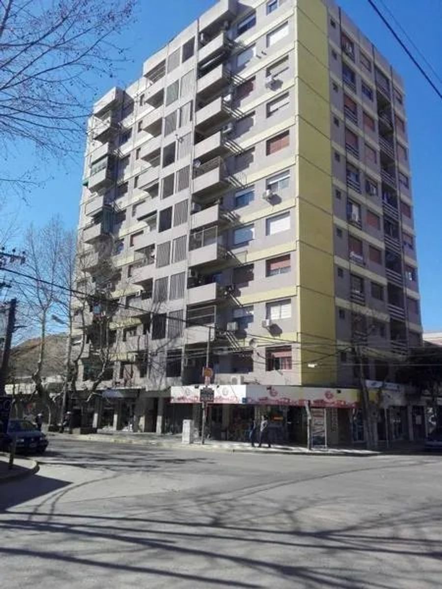 VENTA DE DEPARTAMENTO 3 AMBIENTES FRENTE A ESTACION MONTE GRANDE - APTO A CREDITO HIPOTECARIO