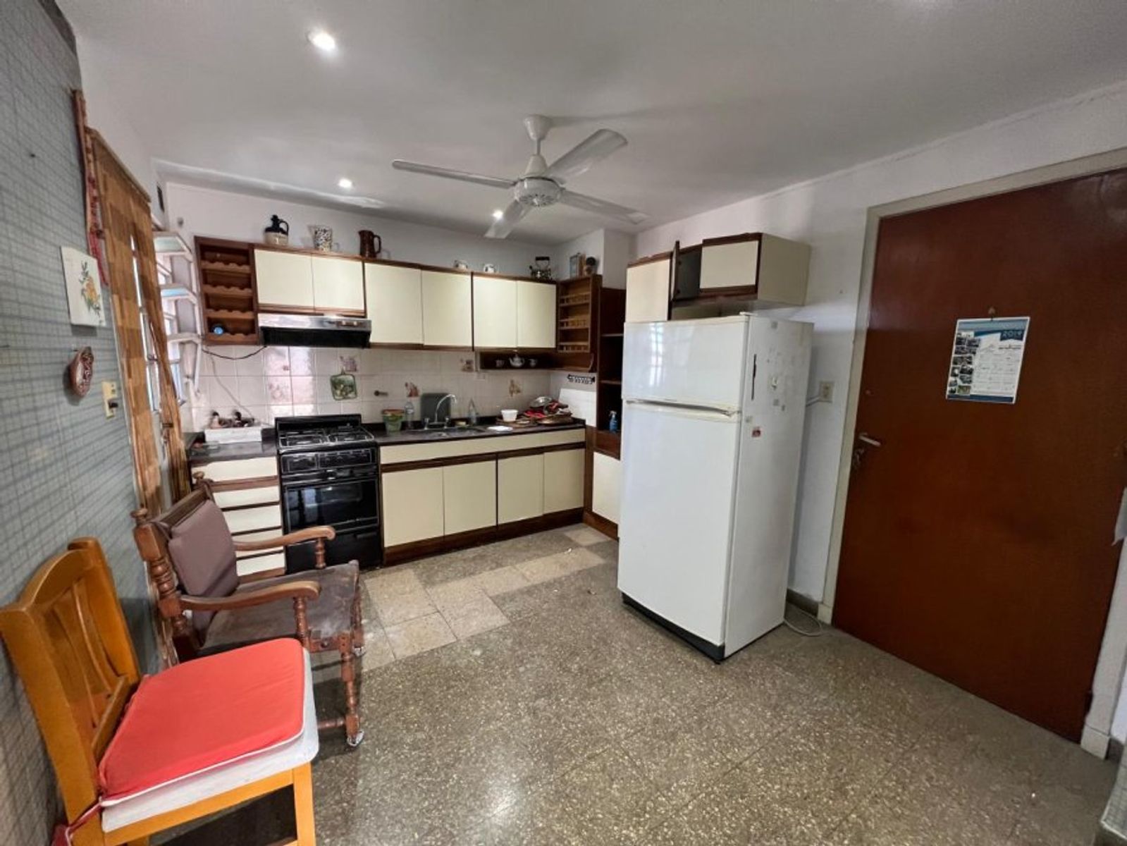 VENTA DE DEPARTAMENTO 3 AMBIENTES FRENTE A ESTACION MONTE GRANDE - APTO A CREDITO HIPOTECARIO
