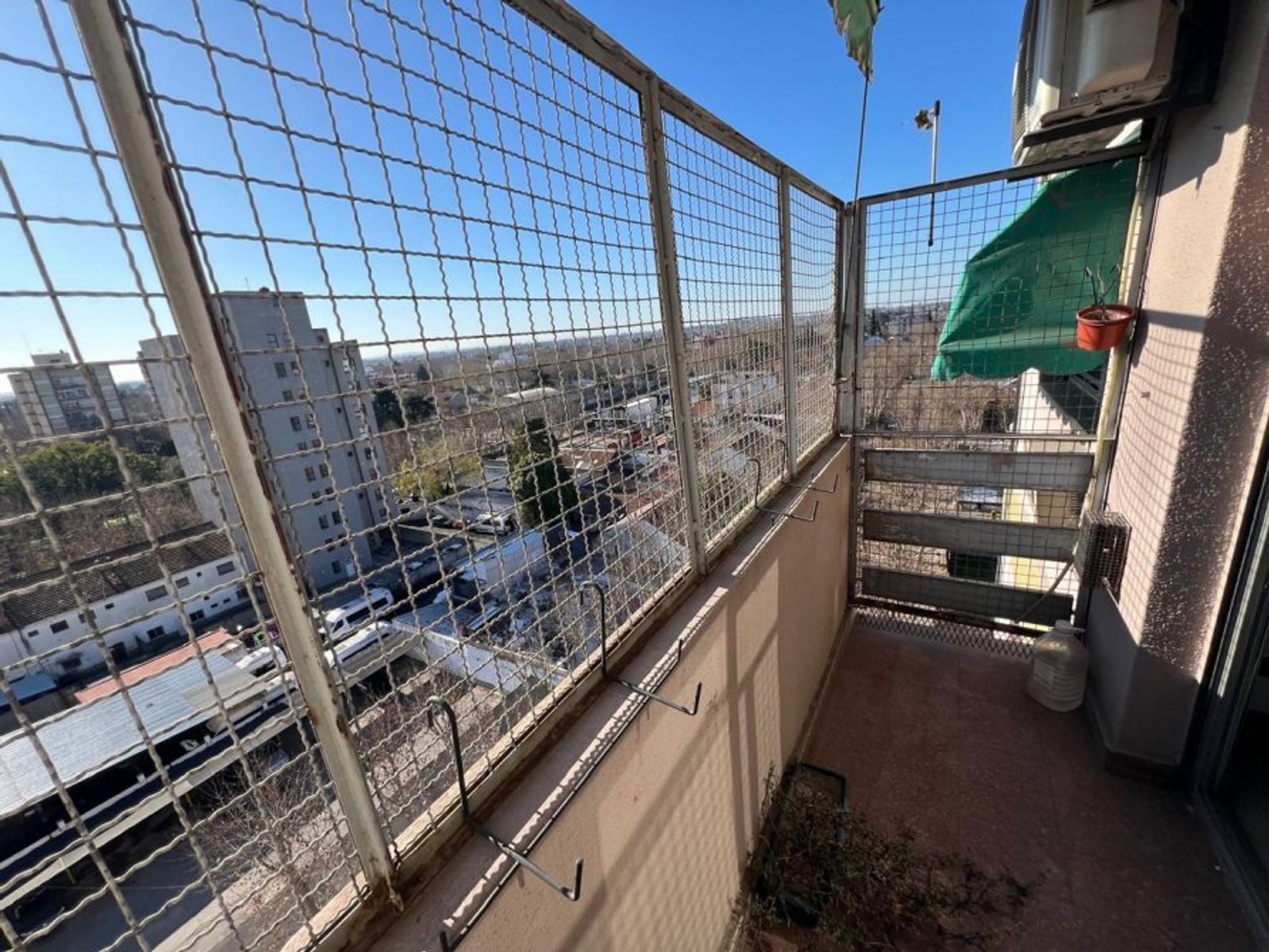 VENTA DE DEPARTAMENTO 3 AMBIENTES FRENTE A ESTACION MONTE GRANDE - APTO A CREDITO HIPOTECARIO