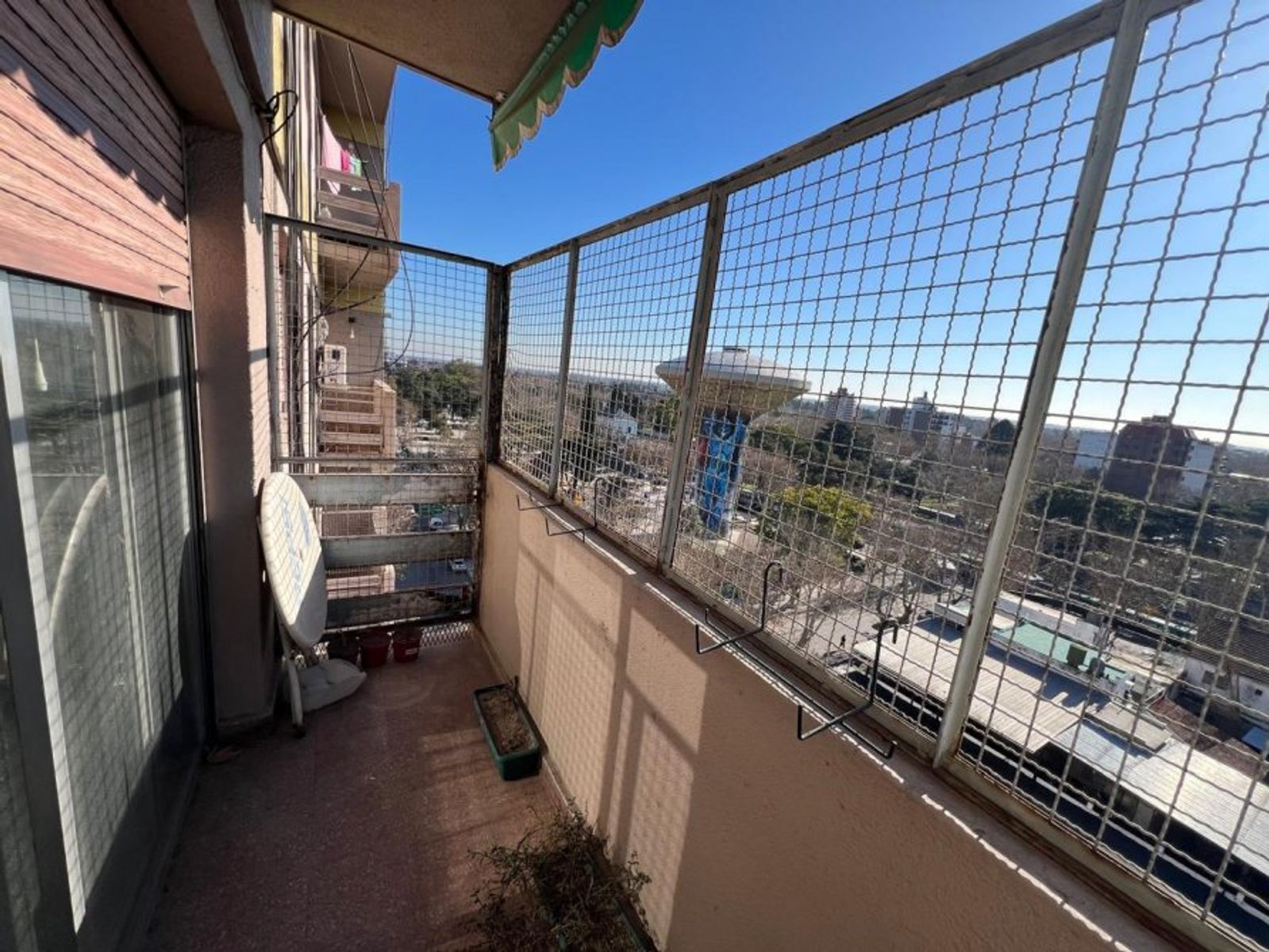 VENTA DE DEPARTAMENTO 3 AMBIENTES FRENTE A ESTACION MONTE GRANDE - APTO A CREDITO HIPOTECARIO