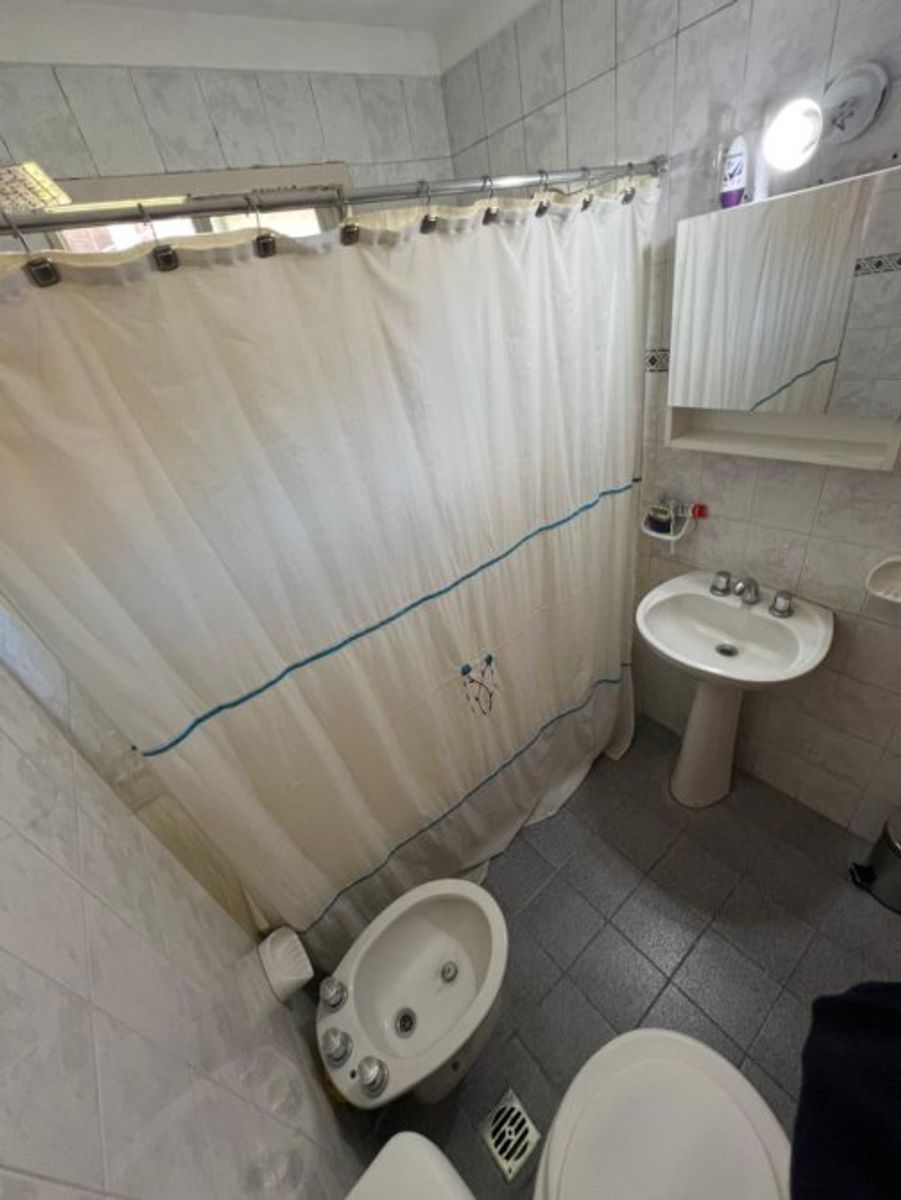 VENTA DE DEPARTAMENTO 3 AMBIENTES EN MONTE GRANDE - CON COCHERA - APTO A CREDITO HIPOTECARIO