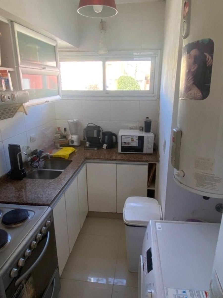 VENTA DE CASA 4 AMBIENTES EN BARRIO CERRADO LOS ROBLES - MONTE GRANDE - APTO CRÉDITO HIPOTECARIO.