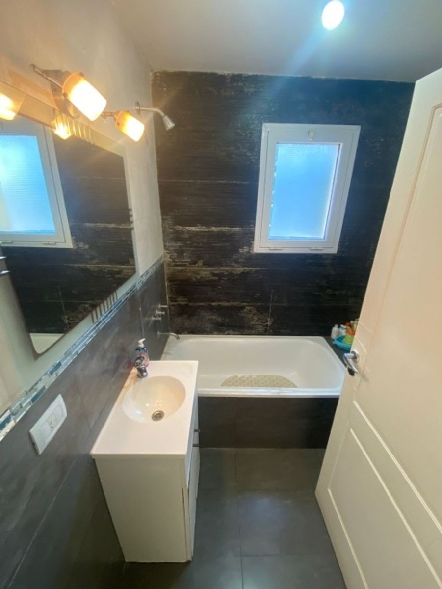 VENTA DE CASA 4 AMBIENTES EN BARRIO CERRADO LOS ROBLES - MONTE GRANDE - APTO CRÉDITO HIPOTECARIO.