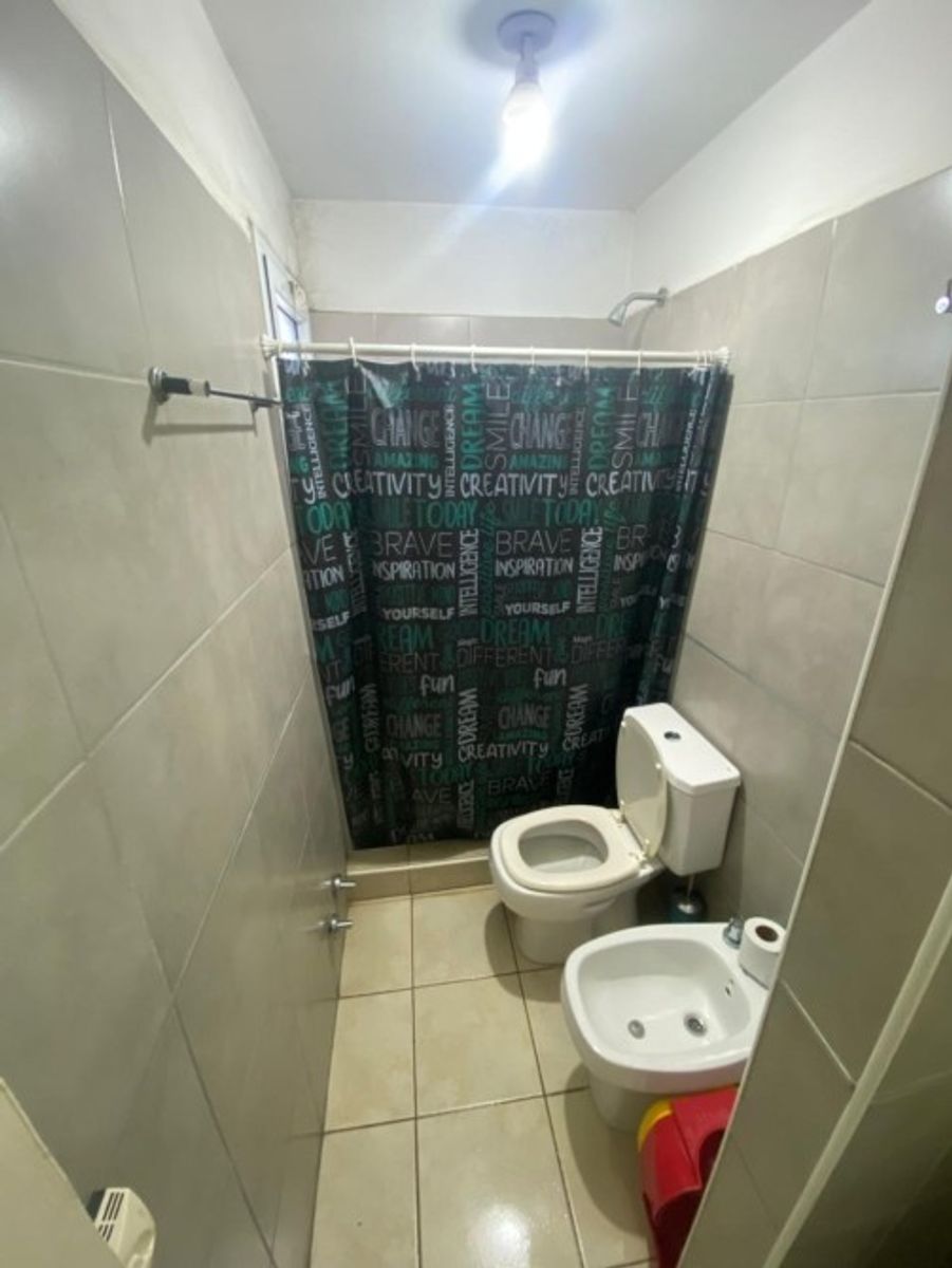 VENTA DE CASA 4 AMBIENTES EN BARRIO CERRADO LOS ROBLES - MONTE GRANDE - APTO CRÉDITO HIPOTECARIO.