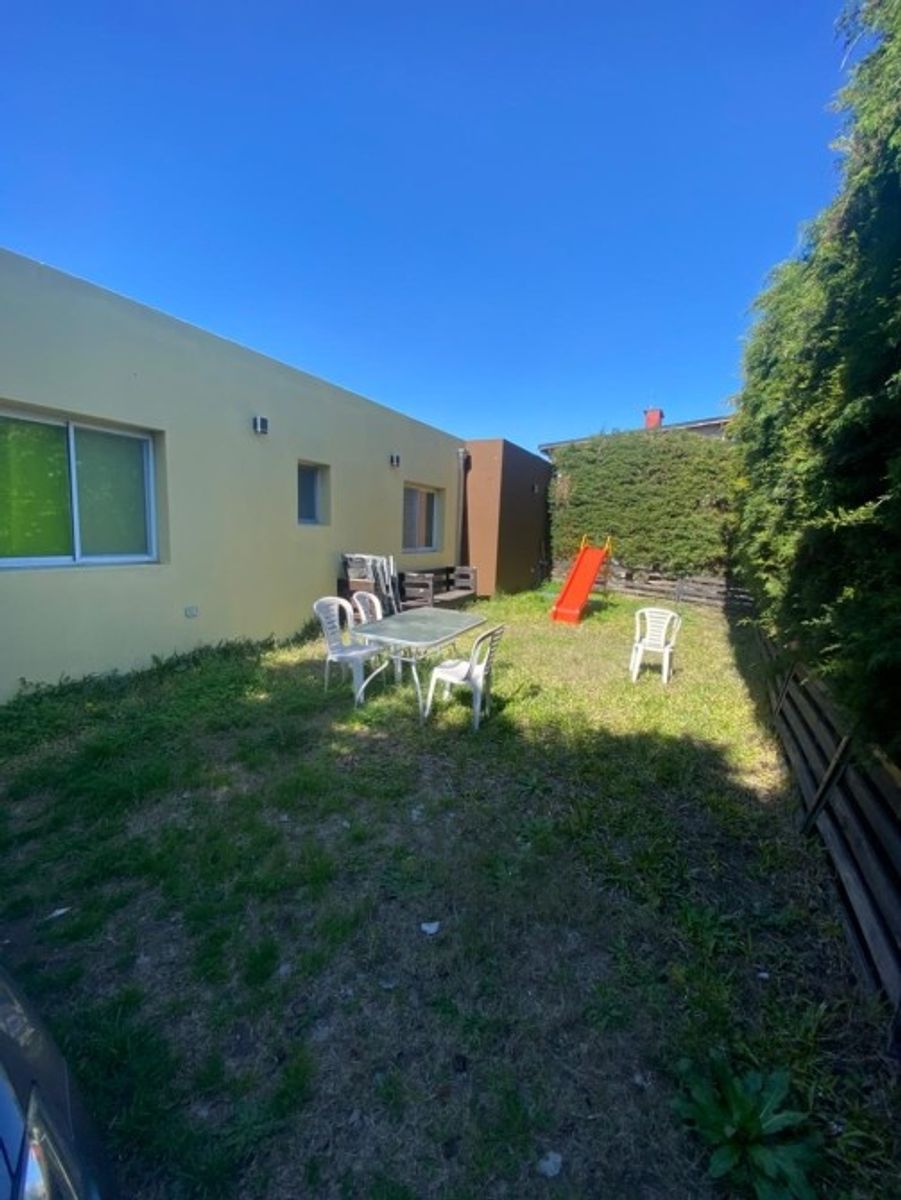 VENTA DE CASA 4 AMBIENTES EN BARRIO CERRADO LOS ROBLES - MONTE GRANDE - APTO CRÉDITO HIPOTECARIO.