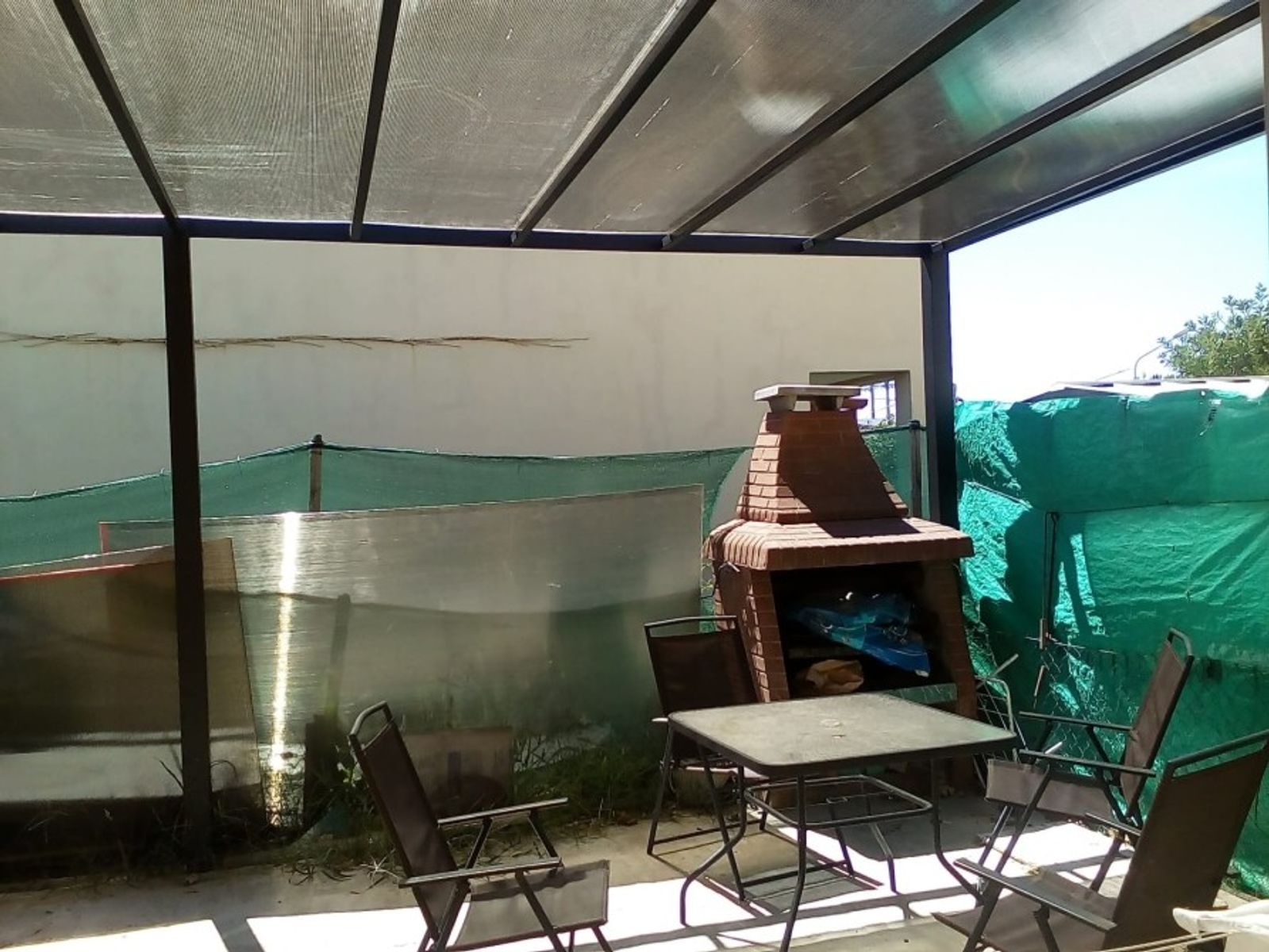 VENTA DE CASA 4 AMBIENTES EN BARRIO CERRADO LOS ROBLES - MONTE GRANDE - APTO CRÉDITO HIPOTECARIO.