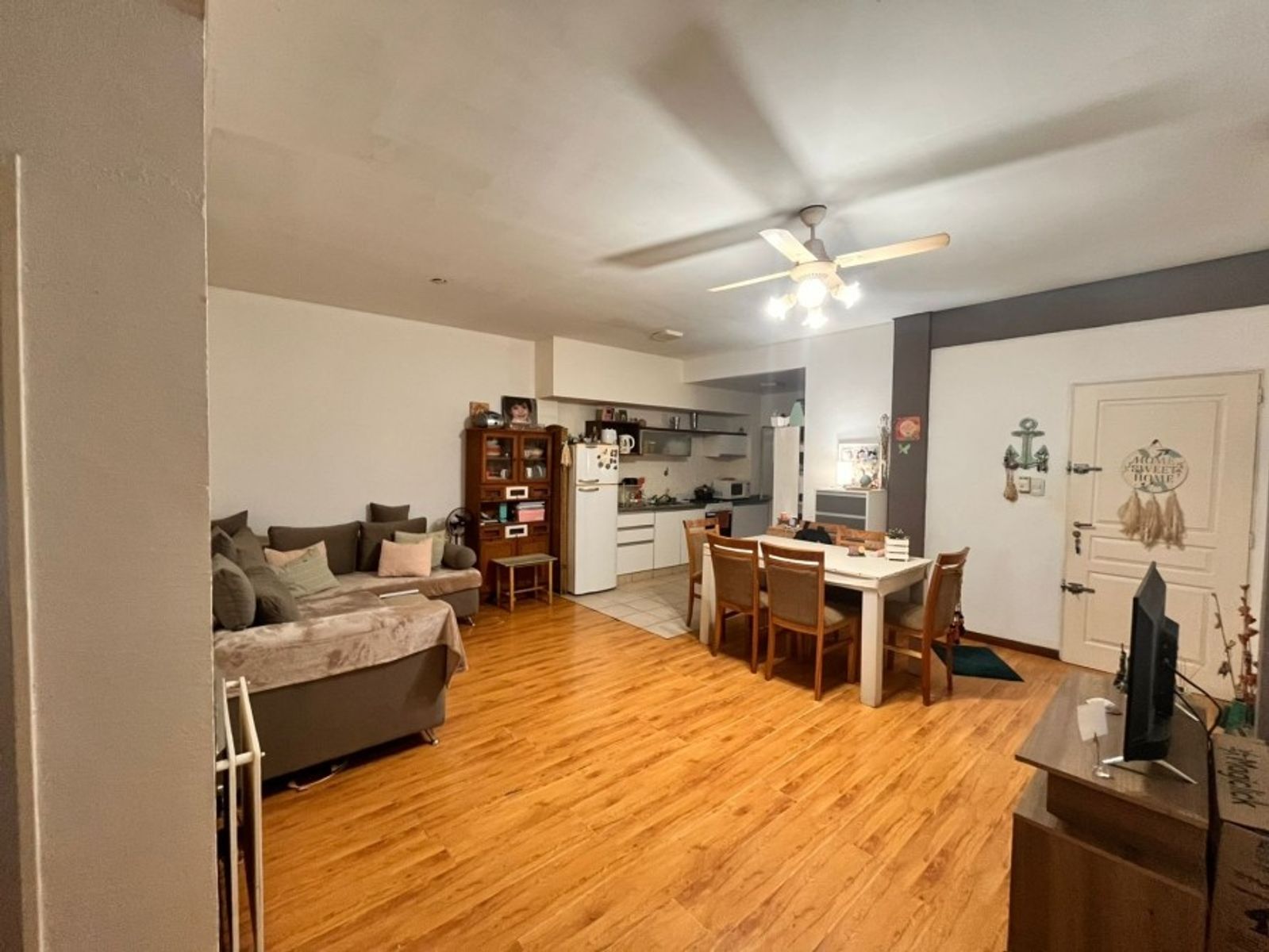 VENTA DE EXCELENTE DEPARTAMENTO EN CENTRO DE LOMAS DE ZAMORA - APTO A CREDITO HIPOTECARIO