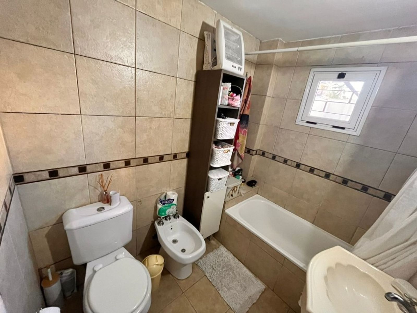 VENTA DE EXCELENTE DEPARTAMENTO EN CENTRO DE LOMAS DE ZAMORA - APTO CREDITO HIPOTECARIO