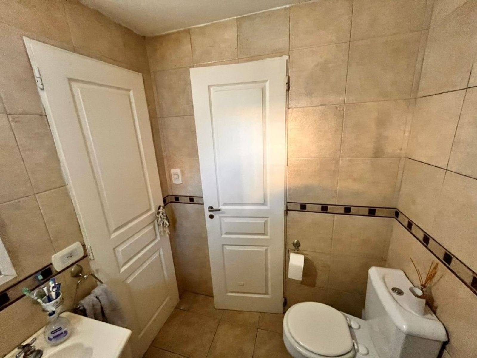 VENTA DE EXCELENTE DEPARTAMENTO EN CENTRO DE LOMAS DE ZAMORA - APTO CREDITO HIPOTECARIO