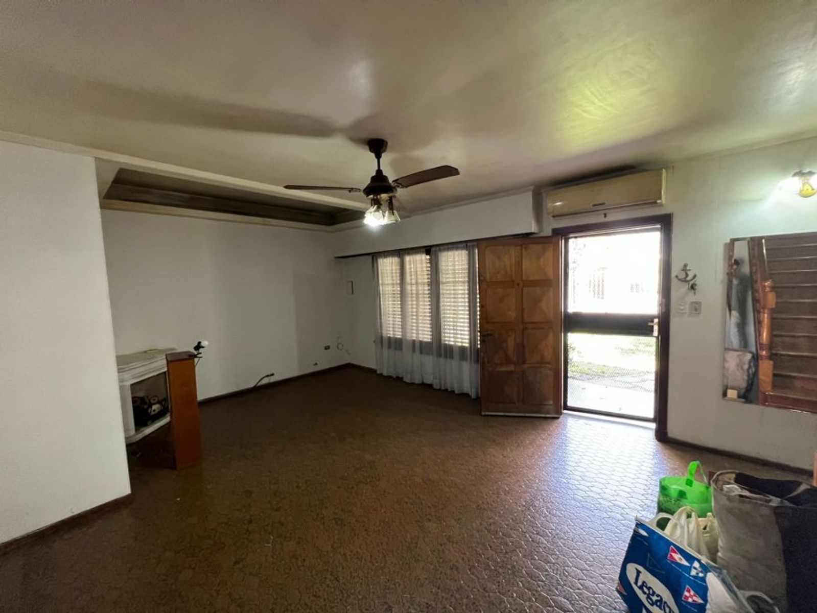 VENTA DE LINDA CASA 4 AMBIENTES EN ZONA CENTRO MONTE GRANDE - SOBRE DE 800 M²