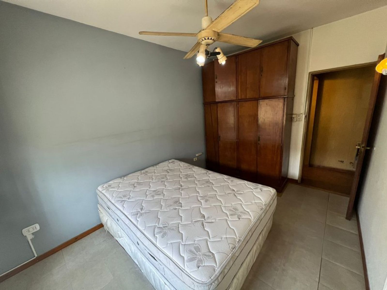 VENTA DE LINDA CASA 4 AMBIENTES EN ZONA CENTRO MONTE GRANDE - SOBRE DE 800 M²