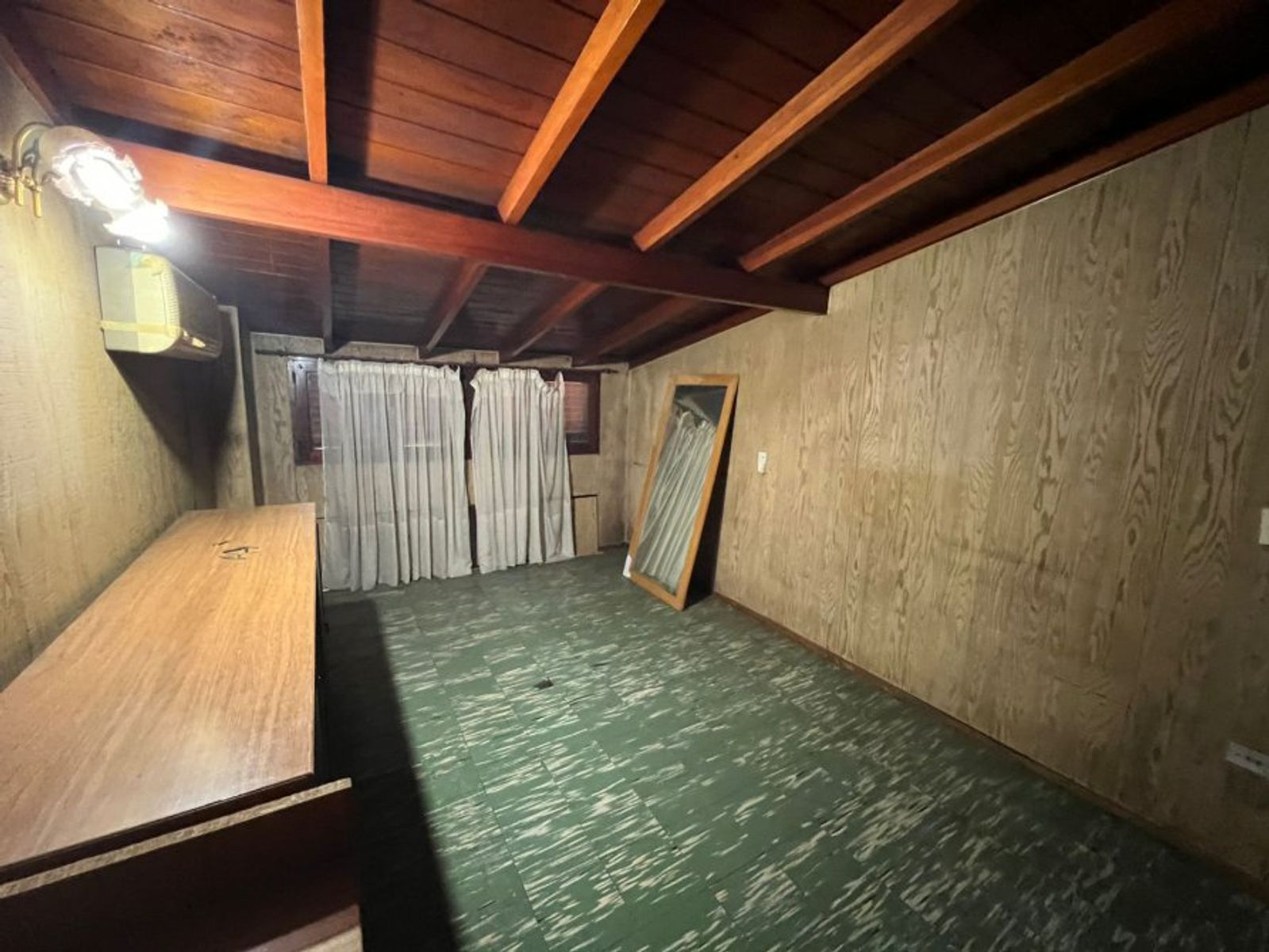 VENTA DE LINDA CASA 4 AMBIENTES EN ZONA CENTRO MONTE GRANDE - SOBRE DE 800 M²