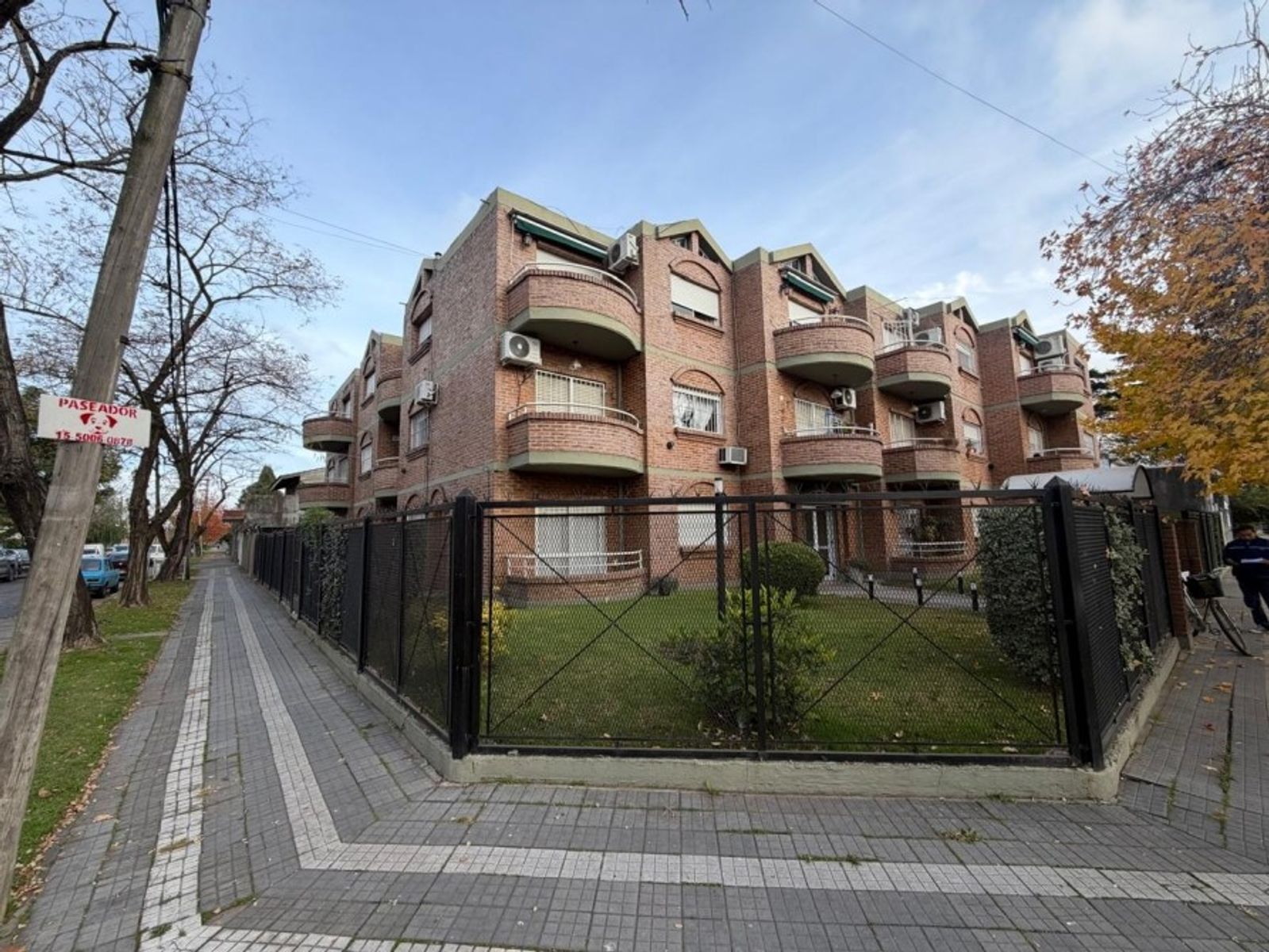 VENTA DE DEPARTAMENTO 2 AMBIENTES CON COCHERA EN MONTE GRANDE
