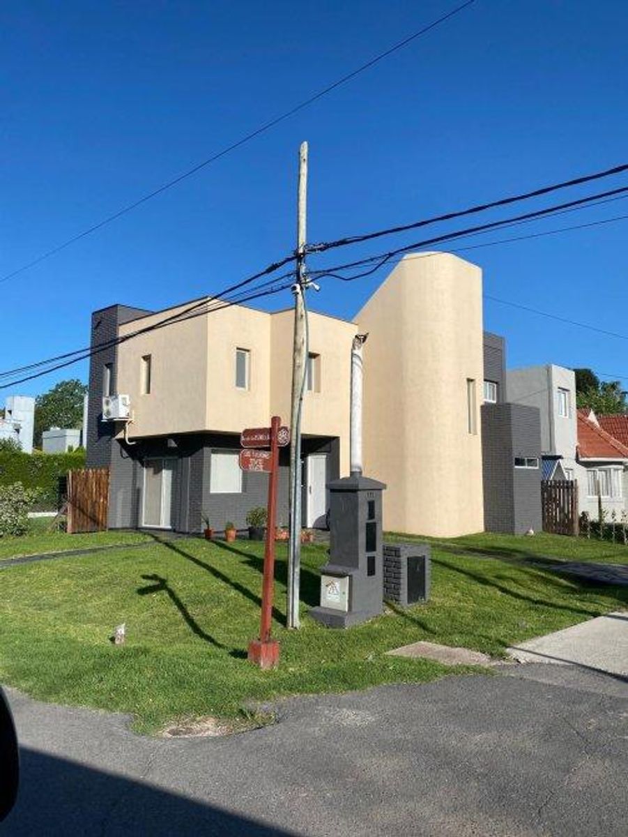 VENTA DE HERMOSA CASA 4 AMBIENTES EN COUNTRY EL VENADO DE CANNING - APTA CRÉDITO Y POSIBILIDAD DE FINANCIACIÓN DIRECTA