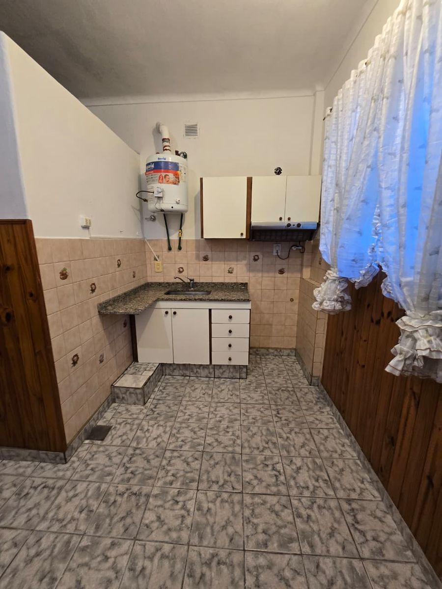 ALQUILER DE DEPARTAMENTO 2 AMBIENTES EN MONTE GRANDE - SOBRE AVENIDA BOULEVARD BUENOS AIRES