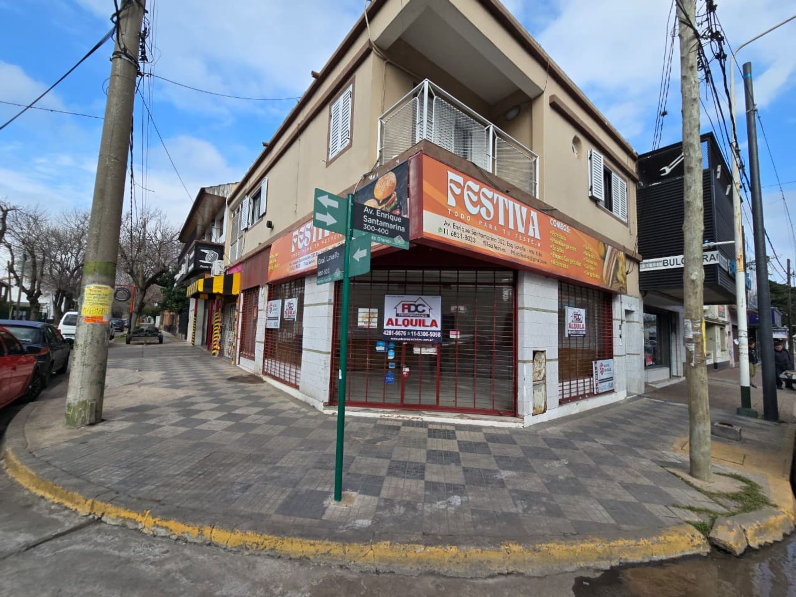 ALQUILER DE LOCAL EN ESQUINA SOBRE SANTAMARINA EN MONTE GRANDE - 42 M²
