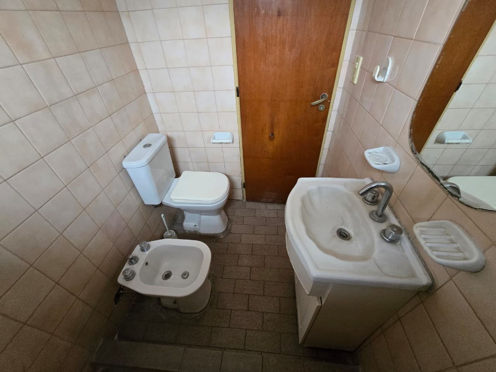 ALQUILER DE DEPARTAMENTO 3 AMBIENTES EN BARRIO COCA COLA - MONTE GRANDE - SOBRE AV. R. SANTAMARINA