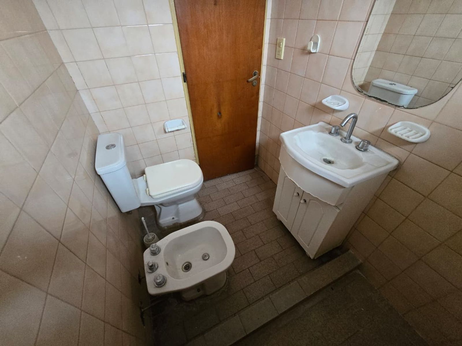 ALQUILER DE DEPARTAMENTO 3 AMBIENTES EN BARRIO COCA COLA - MONTE GRANDE - SOBRE AV. R. SANTAMARINA