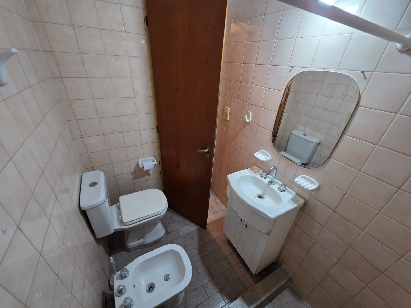 ALQUILER DE DEPARTAMENTO 3 AMBIENTES EN BARRIO COCA COLA - MONTE GRANDE - SOBRE AV. R. SANTAMARINA