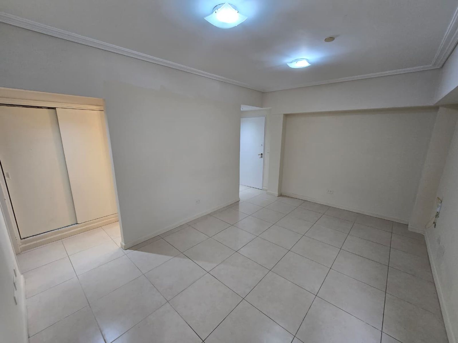 VENTA DE DEPARTAMENTO 2 AMBIENTES CON COCHERA - APTO CRÉDITO HIPOTECARIO