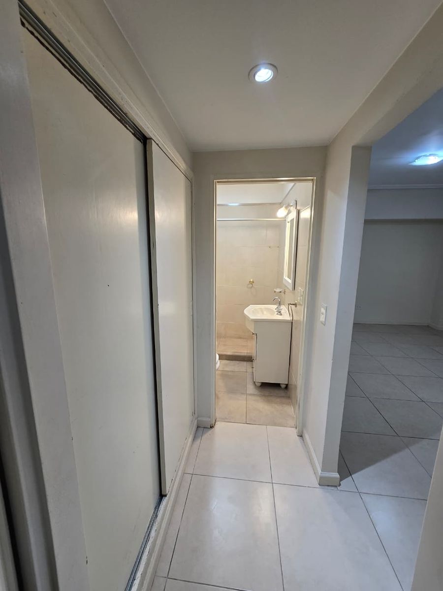 VENTA DE DEPARTAMENTO 2 AMBIENTES CON COCHERA - APTO CRÉDITO HIPOTECARIO