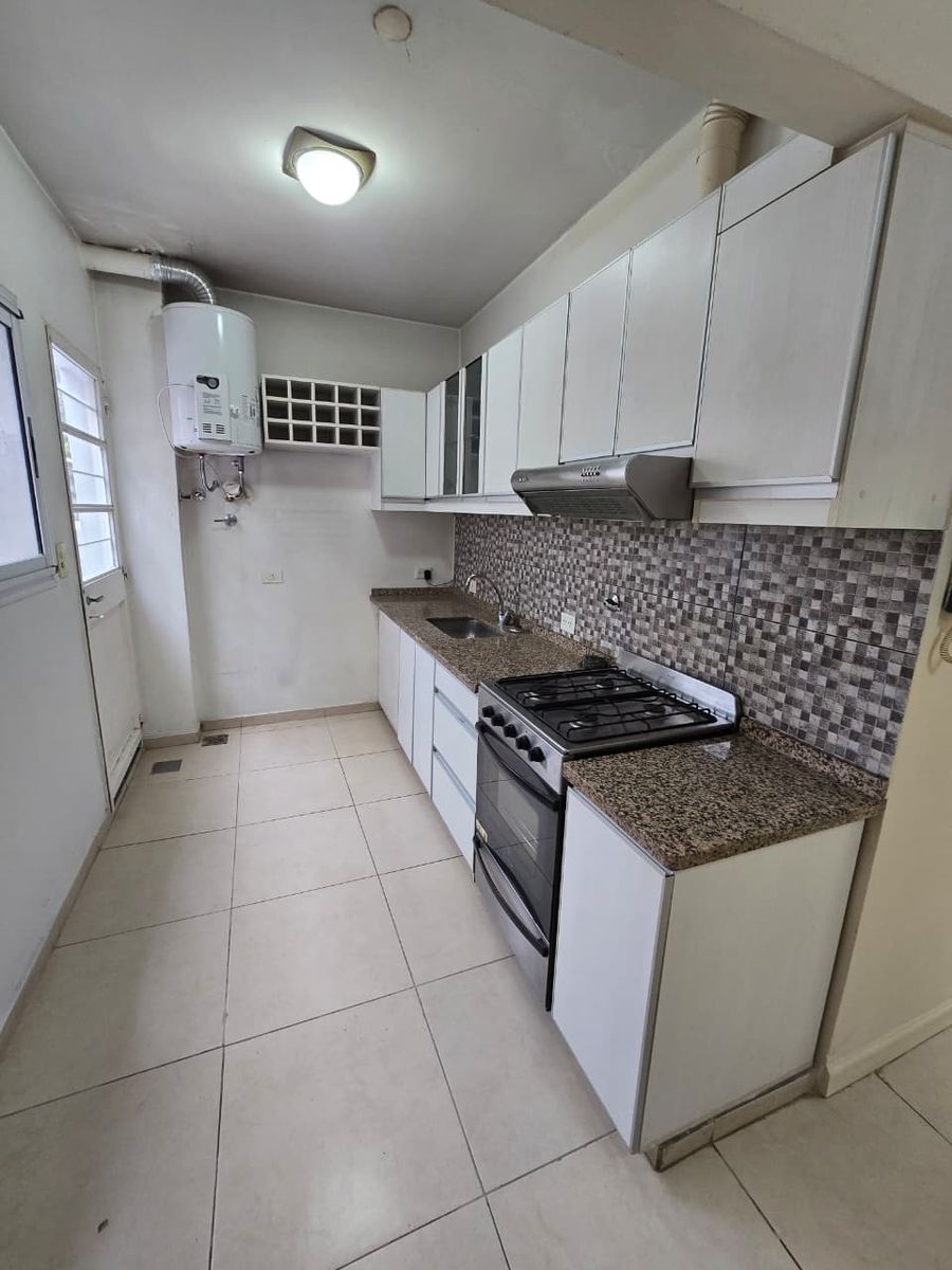 VENTA DE DEPARTAMENTO 2 AMBIENTES CON COCHERA - APTO CRÉDITO HIPOTECARIO